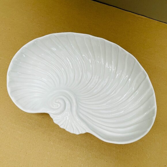 NWOT Olfaire Shell Dish/Bowl, Ceramic, 10” L x 7” W x 1 1/2” T x 1” D - Picture 1 of 6
